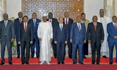 Afrika Birliği Sudan'daki askeri yönetime verdiği süreyi uzattı