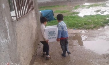 Umut Kervanı ramazan kumanyalarını ulaştırmaya başladı