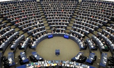 İngiltere Avrupa Parlamentosu seçimlerine katılacak