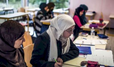 Fransa'dan başörtü yasağına onay