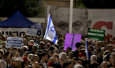 Netanyahu'nun soruşturmadan kaçma girişimine protesto