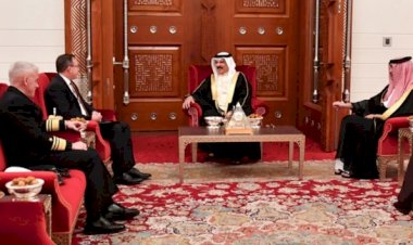 Bahreyn Kralı ABD'li komutan ile görüştü