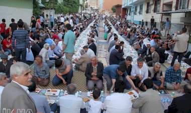 HÜDA PAR Çınar İlçe Başkanlığının iftar programına yoğun ilgi