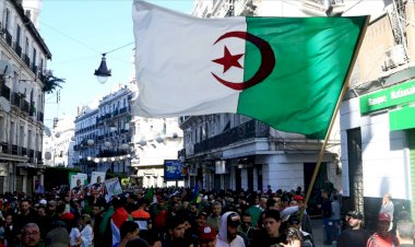 Cezayir'de eski başbakanlar ve bakanlar yüksek mahkemeye sevk edildi