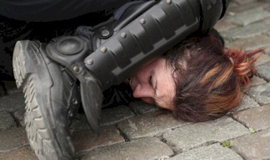 Brüksel'de sarı yeleklilerin protestoları şiddete dönüştü: 350 gözaltı