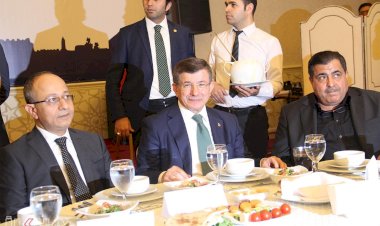Davutoğlu Diyarbakır'da iftar yemeğinde konuştu