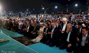 Yenikapı'da Enderun usulü Teravih Namazı kılındı