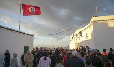 Tunus'ta OHAL bir ay daha uzatıldı