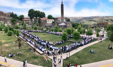 Peygamber Sevdalıları'nın Diyarbakır’daki bayramlaşma programına yoğun ilgi