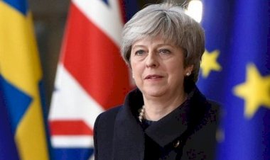 Theresa May parti liderliğini resmen bıraktı