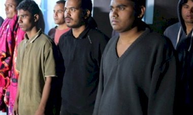 75 göçmen günlerdir denizde bekliyor