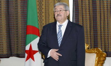 Cezayir'de eski Başbakan ve Bakan tutuklandı