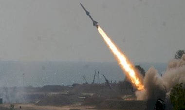 Husiler Suudi Arabistan'ın güneyinde elektrik santralini vurdu