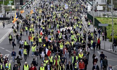Fransa'da sarı yelekliler sokaklarda
