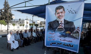 Gazze ve Katar'da Mursi için taziye çadırı kuruldu