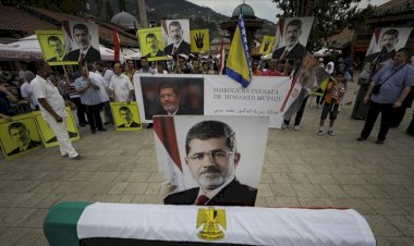 Saraybosna ve Paris'te 'Muhammed Mursi' için gösteri