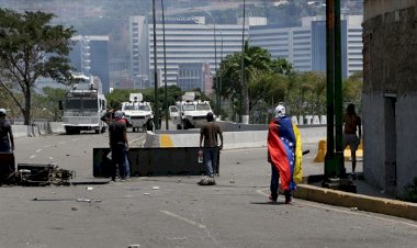 Venezuela Devlet Başkanı Maduro: Darbe yapmaya kalkışan terörist grubu yakaladık ve hapse attık