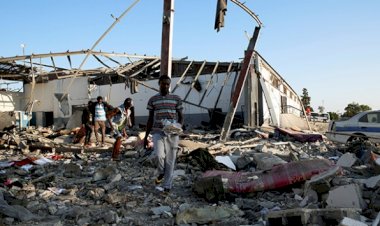 Hafter güçleri göçmenleri hedef aldı: En az 30 ölü