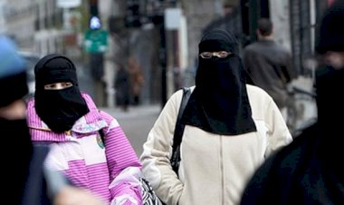 Tunus kamu kurumlarında peçeyi yasakladı