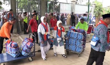 Endonezya'dan ilk hac kafileleri yola çıktı