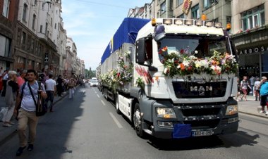 Soykırım kurbanlarının cenazeleri Srebrenitsa'ya uğurlandı