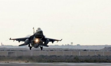 Katar'da askeri eğitim uçakları çarpıştı