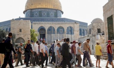 Fanatik Yahudilerden Mescid-i Aksa'ya baskın