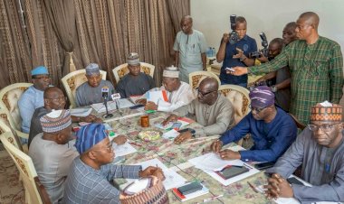 Nijerya'da asker ve polise başörtüsü serbestliği talebi