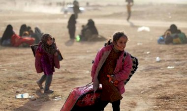 IŞİD üyelerinin çocukları çölün ortasındaki kamplarda yaşam mücadelesi veriyor