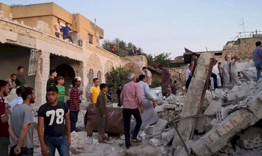 İdlib'e hava saldırılarında 12 kişi hayatını kaybetti