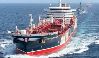 'Alıkonan tanker mürettebatı elçilik yetkilileriyle görüşebilir'