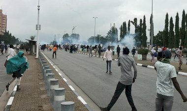 Nijerya'da polisin İslami Hareketin protestolarına müdahalesinde onlarca ölü ve yaralı