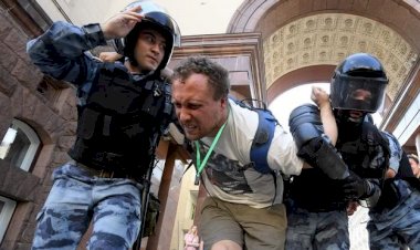 Moskova’daki eylemlerde yüzlerce gözaltı