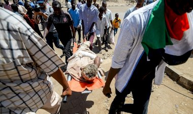 Sudan'da 5 protestocu keskin nişancı ateşiyle öldü