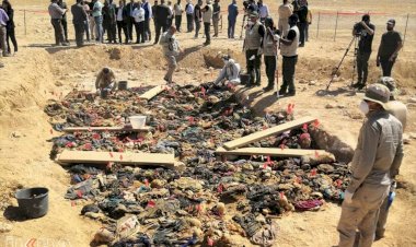 Binlerce Kürd çöllerde diri diri toprağa gömüldü