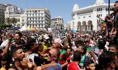 Cezayir diyalog komitesinden Cumhurbaşkanı'na bir hafta mühlet