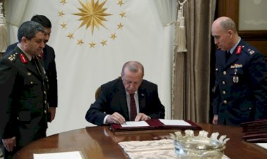 14 general ve amiral bir üst rütbeye yükseltildi