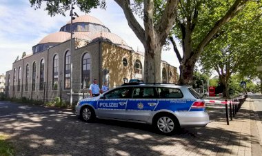 Almanya'da her iki günde bir camiye bombalı tehdit