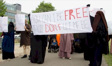 Hollanda'da burka yasağı protestosu