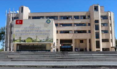 Diyarbakır, Van ve Mardin belediye başkanları görevden alındı