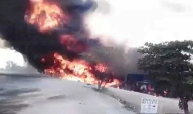 Uganda'da petrol tankeri patladı: 20 ölü