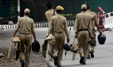 Cammu Keşmir'de silahsızlandırılan eyalet polisleri huzursuz