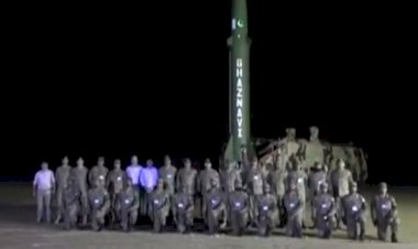 Pakistan'dan balistik füze denemesi