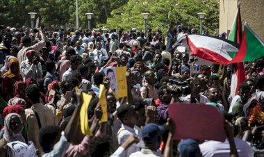 Sudan'da Beşir rejiminin sembol isimlerinin yargılanması talebiyle gösteri