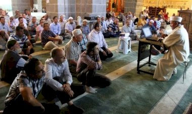 Camilerde artık her gün ders var