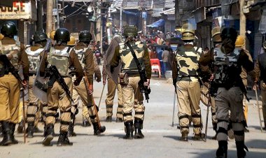 Cammu Keşmir'de gazetecilerden kısıtlamalara karşı protesto