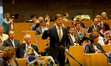 Hollanda'da koalisyon hükümeti Mecliste çoğunluğu kaybetti
