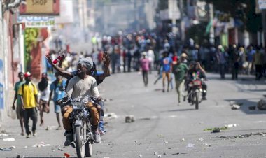 Haiti'de hükümet karşıtı protestolar şiddet olaylarına sahne oluyor