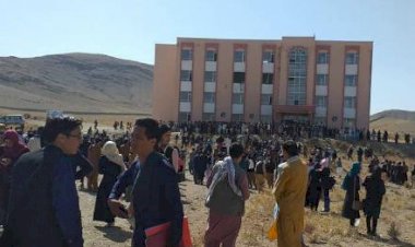 Afganistan'da üniversite sınıfında bombalı saldırı: 19 yaralı