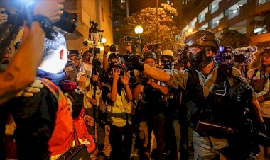 Hong Kong'da protestolarda 'uzaktan kumandalı patlayıcı' kullanıldı